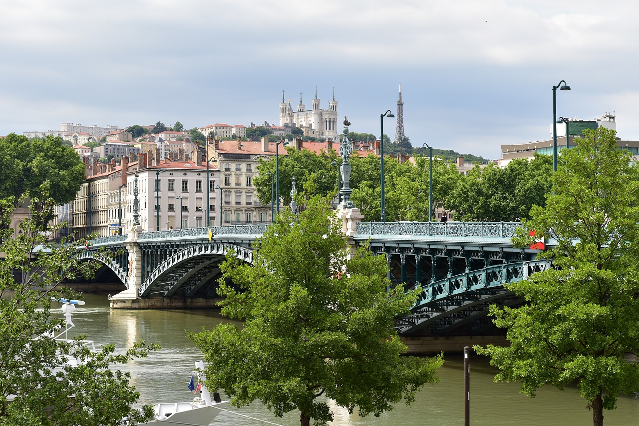Lyon: Discover The City of Murals and Historical Treasures