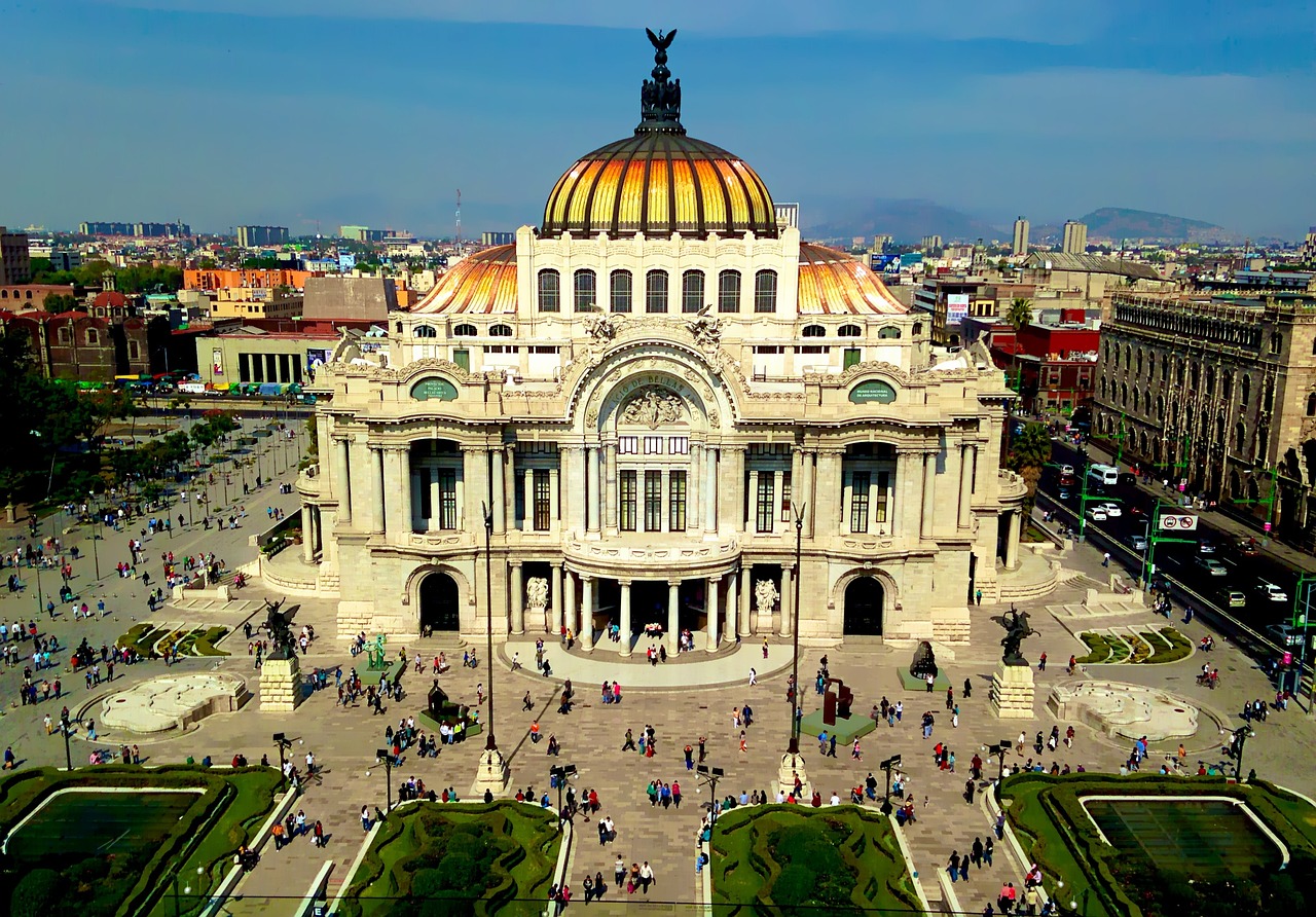 Mexico City: Flavors and Contrasts