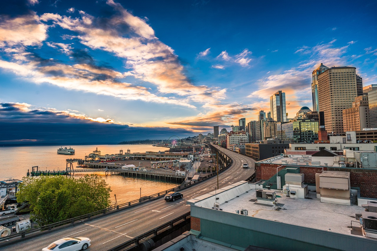 Seattle, WA: Exploring the Emerald City from Mountains to Waterways